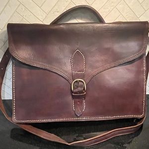 Beautifully crafted leather briefcase / satchel.